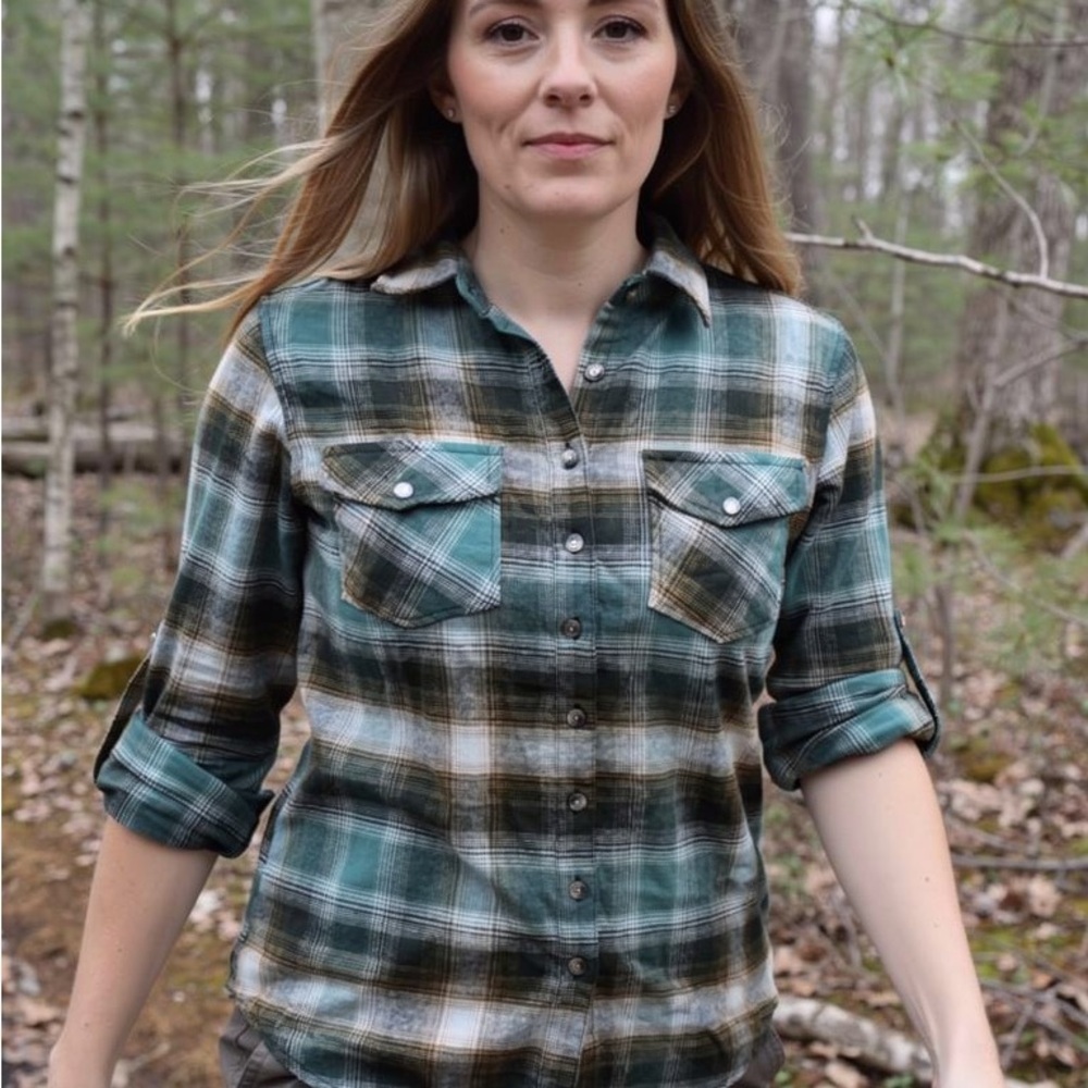 Canada Weather Gear Casual Green Plaid Long Sleeve Women's Shirt